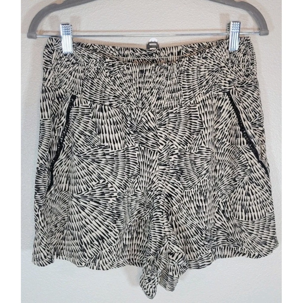 Three Dots Rayon Abstract Print‎ Pull On Shorts Women's Small Black Cream